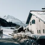 Dağ evi Charming With Sauna + Views! Bad Gastein