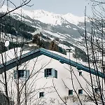 Charming With Sauna + Views! *