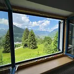 Charming With Sauna + Views! Dağ evi