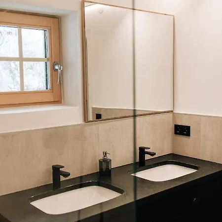 Charming With Sauna + Views! Dağ evi *
