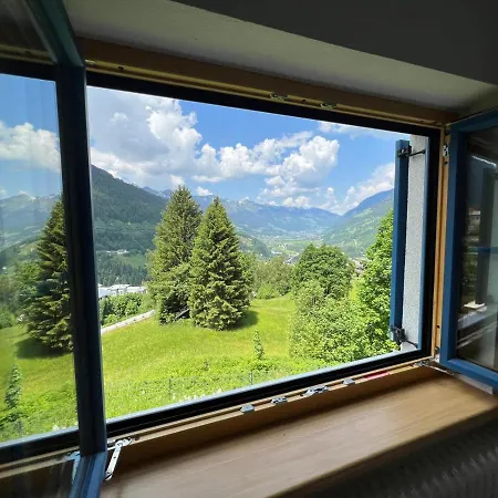 Charming With Sauna + Views! Dağ evi
